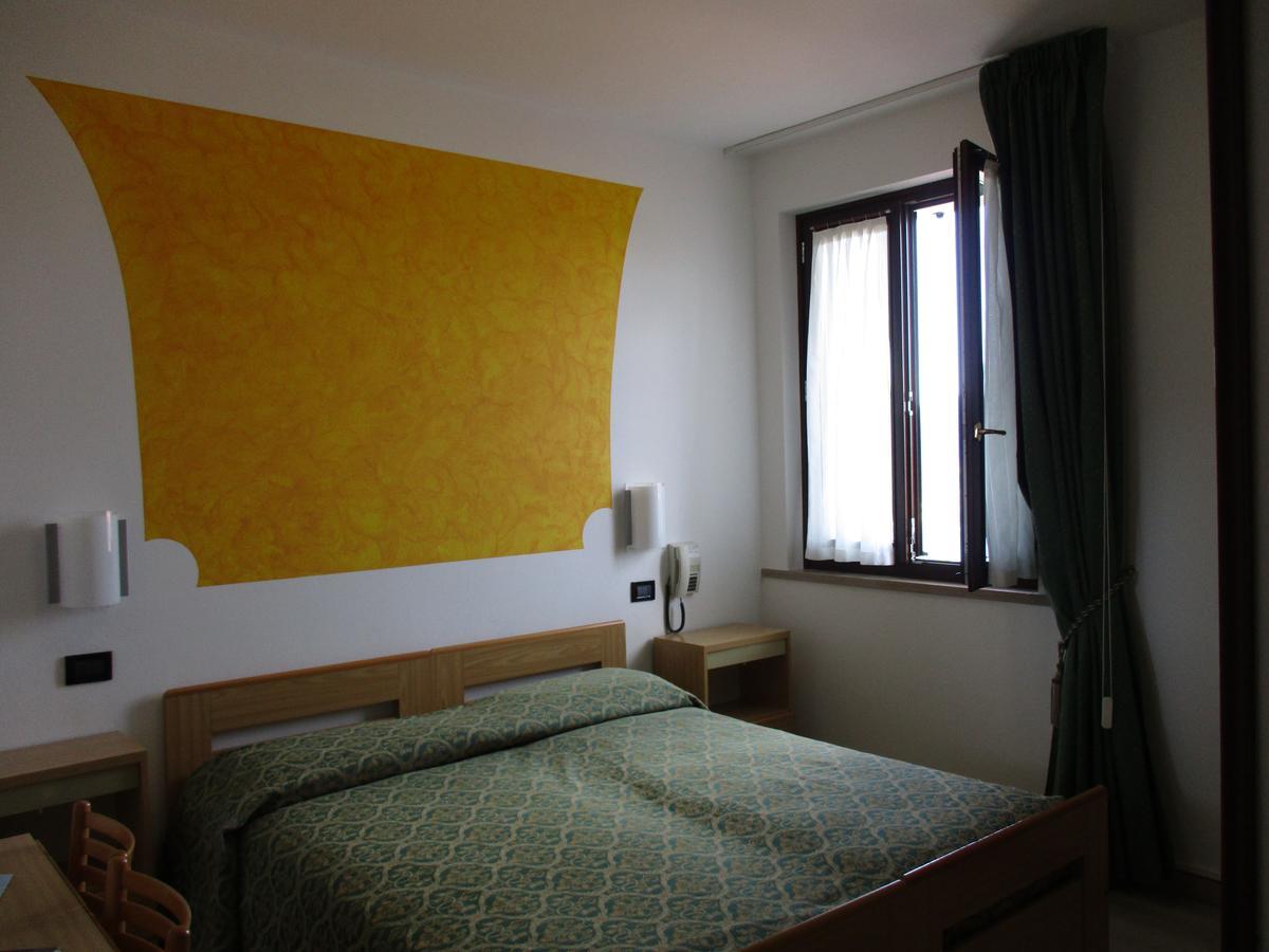Hotel San Remo San Zeno di Montagna Exterior foto
